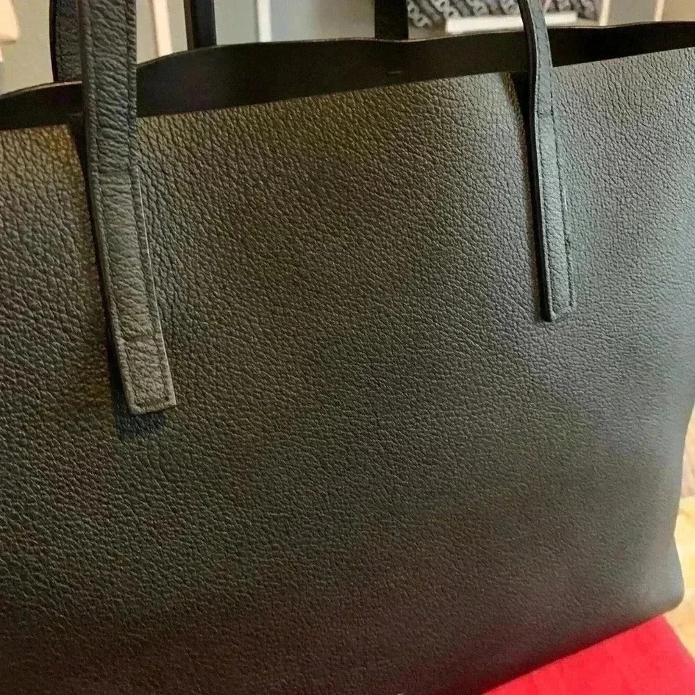 CAROLINA HERRERA RED LEATHER SHOPPER TOTE HANDBAG - Picture 3 of 16
